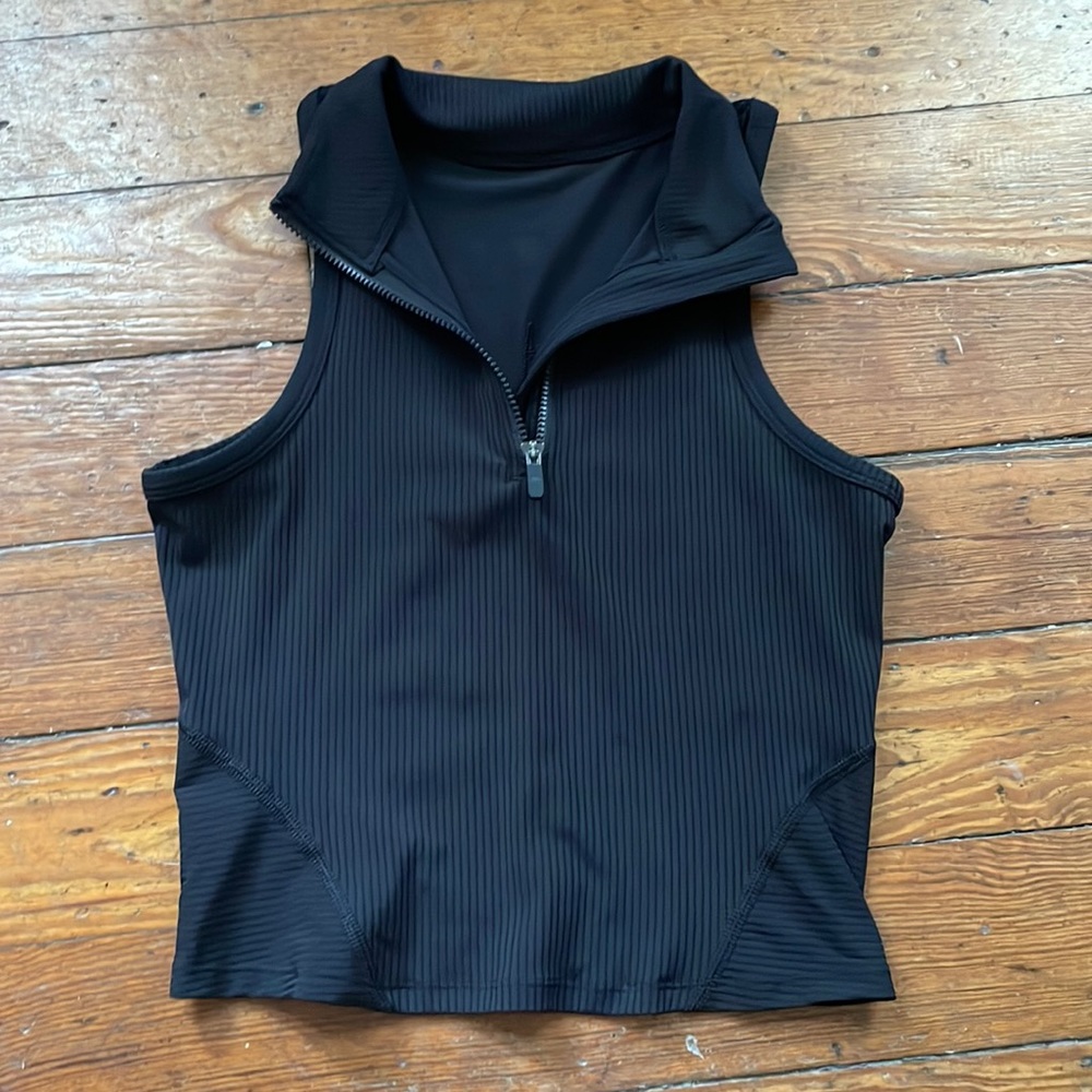 Lululemon cropped zip up run tank size 4